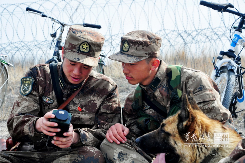 �R�������r