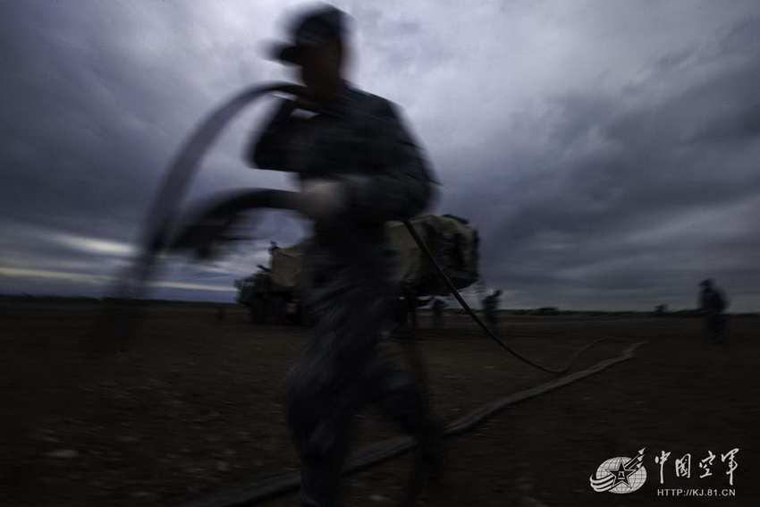 ���O����