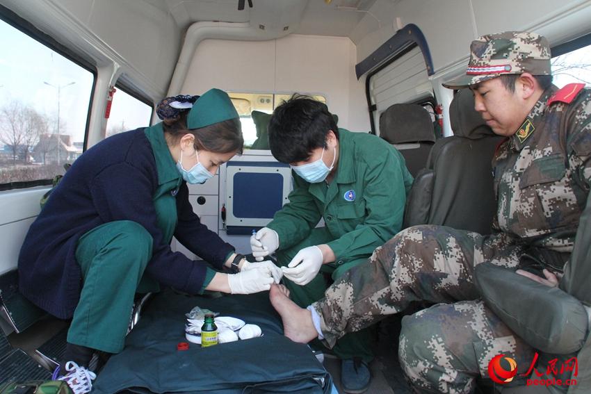 �����t��