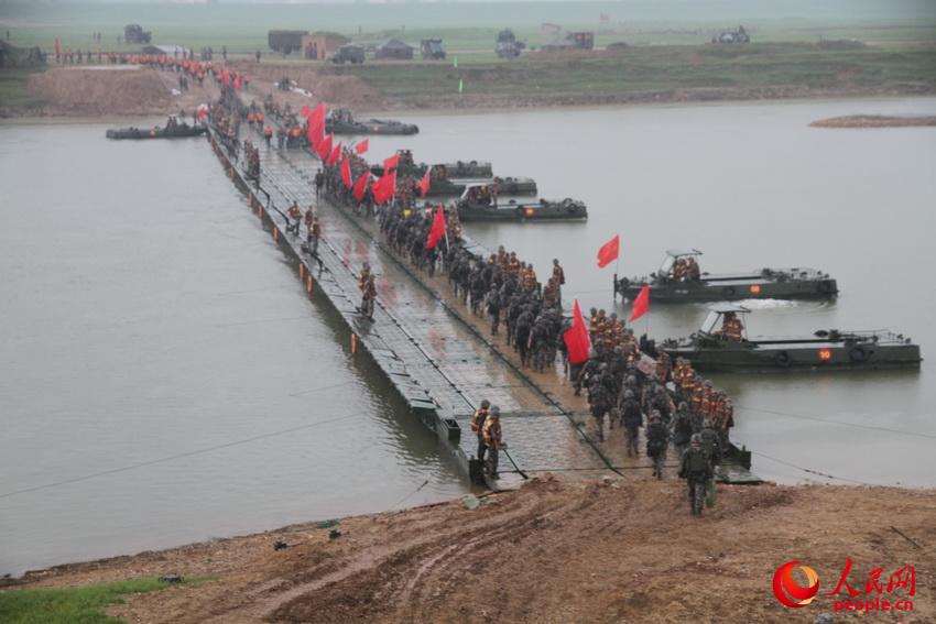 �������^��