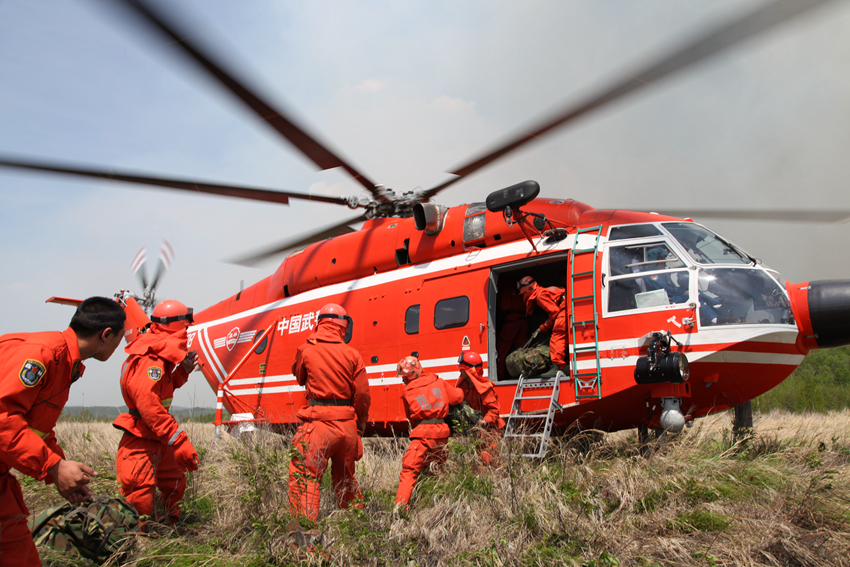 �C�����꠆T