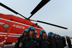 �������