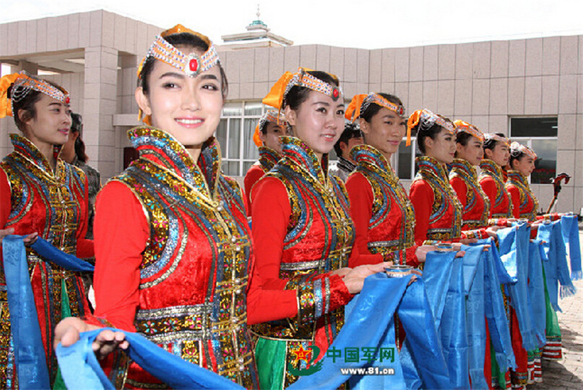 gӭxʽϵɹŮ ƽ z