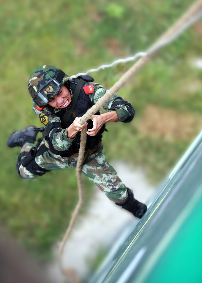 8��14�����侯�V����꠹���֧ꠡ����R��ͻ��ꠡ���꠆T���ʵ�һ���Ƿ���