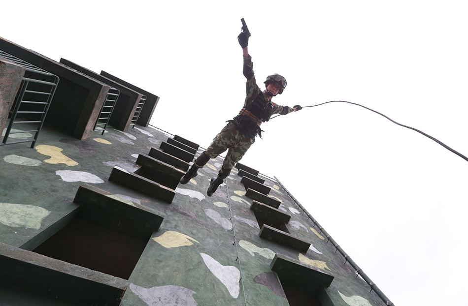 8��14�����侯�V����꠹���֧ꠡ����R��ͻ��ꠡ���һ��꠆T�֘��ĘǷ����w���S����