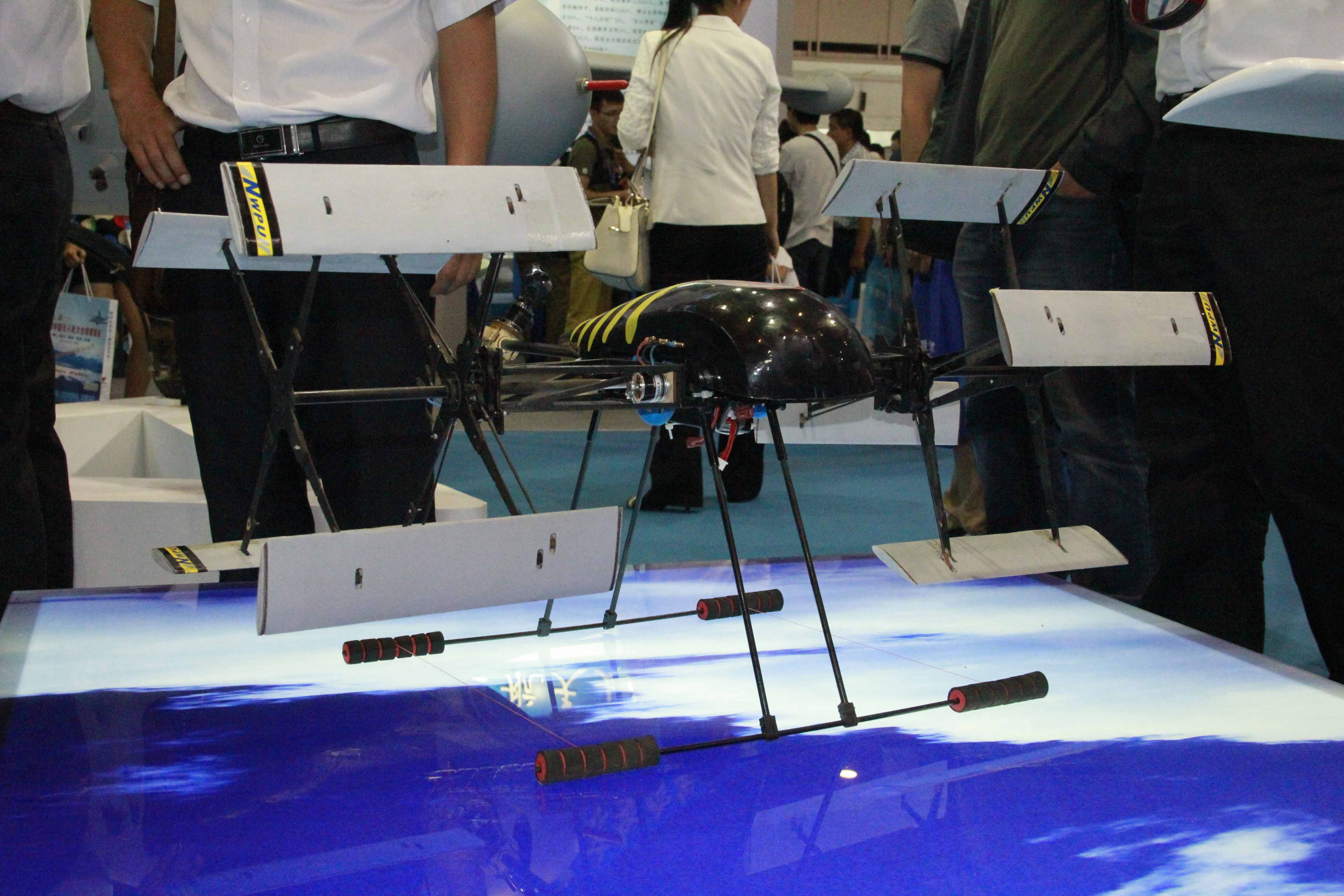 ���L��݆���L��o�˙C