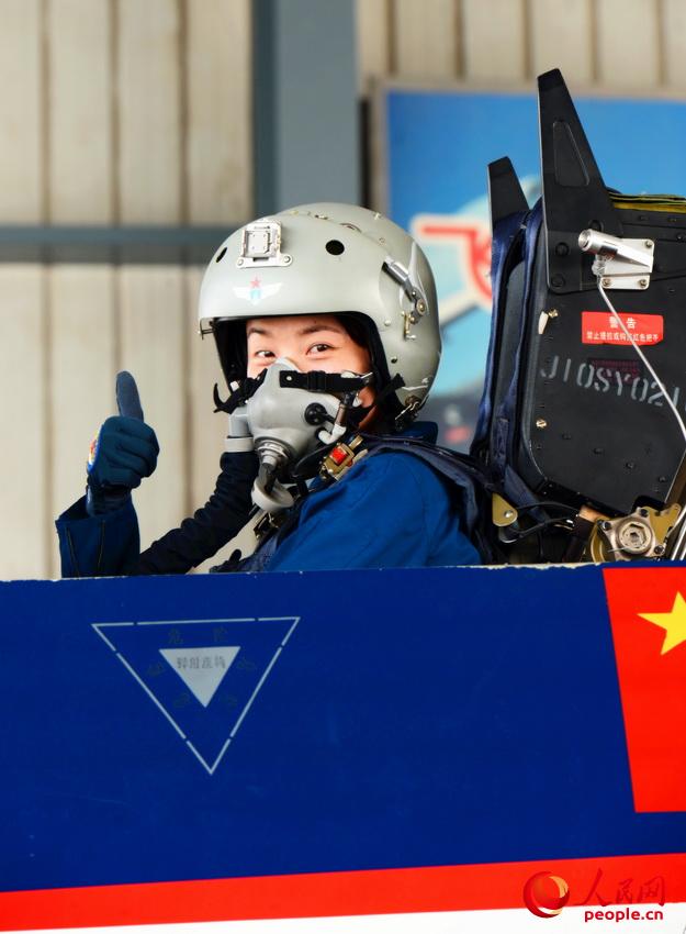 �����CŮ�w�ІT�w�Кw��  ����  �z