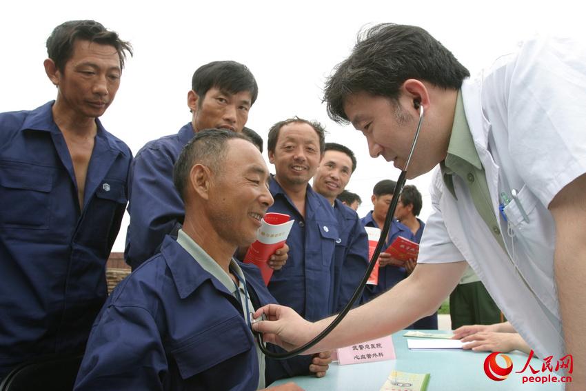 �������M�������؞��r���ֵ����z��