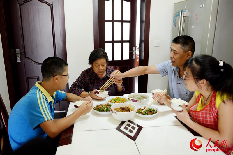 ����:�w�c��21��ĬĬ�MТ�������c�Ρ�12��