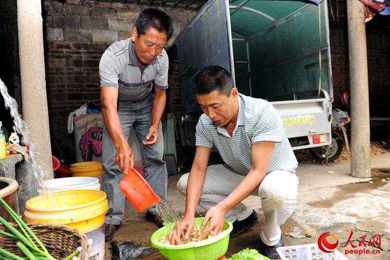 �c����һͬϴ�������x��ƽ�zӰ��