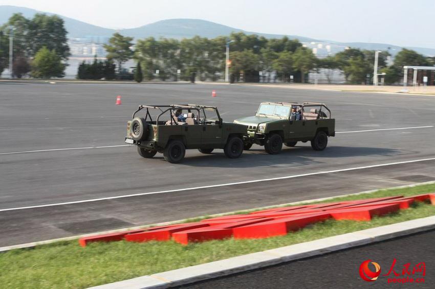 ���＾��������Ş꠻��ӽ��O���h��Ⱥ��·�����M������һ���^Ħ���RӢ�ǔz