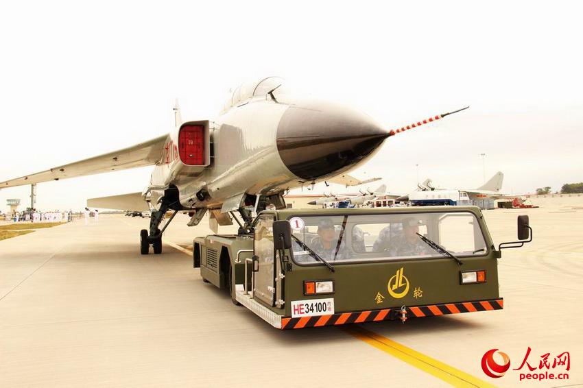 ���＾��������Ş꠻��ӽ��O���h��Ⱥ��·�����M������һ���^Ħ�������w�z