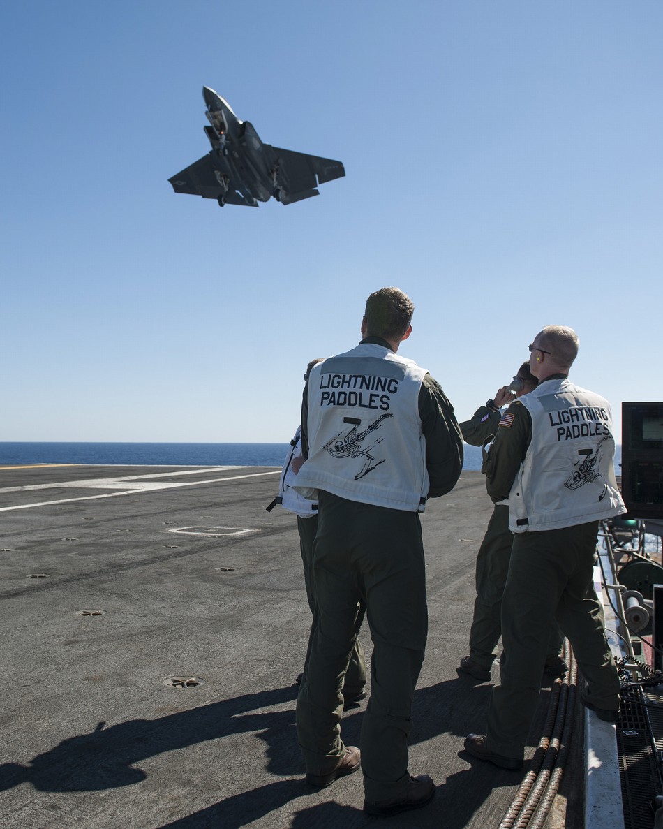����:F-35C�״Ώĺ�ĸ�Ϗ������w��2��