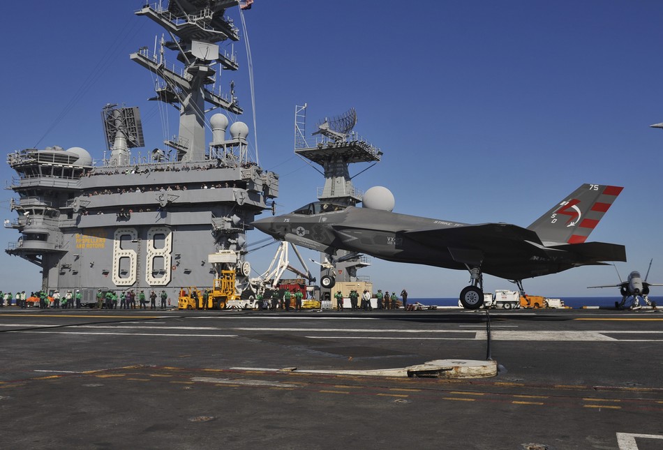 ����:F-35C�״Ώĺ�ĸ�Ϗ������w��12��