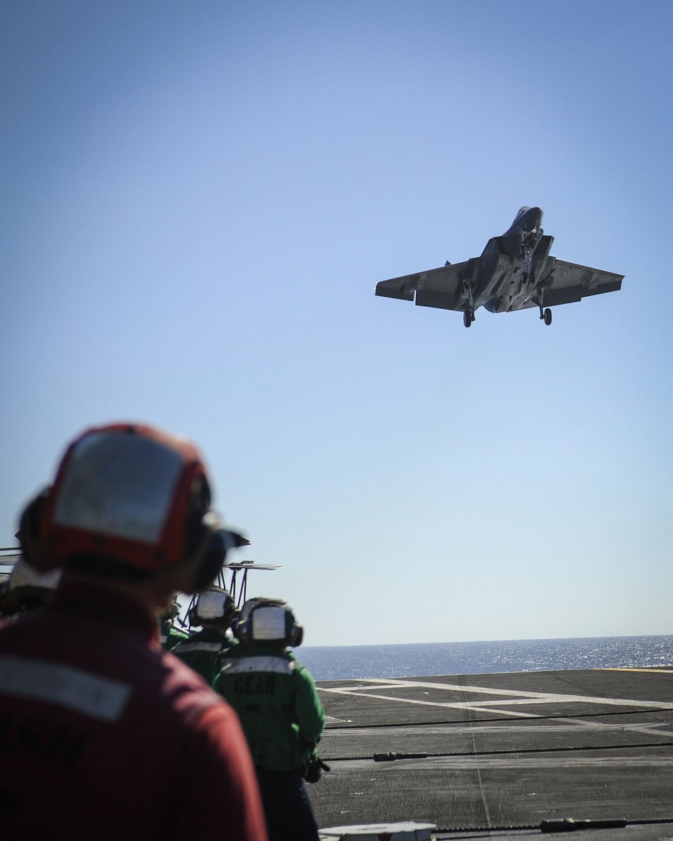 ����:F-35C�״Ώĺ�ĸ�Ϗ������w��10��