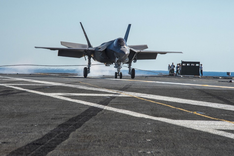 ����:F-35C�״Ώĺ�ĸ�Ϗ������w��18��