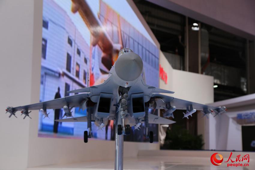 @ƬϿ-15C͙C¹8zӰZ