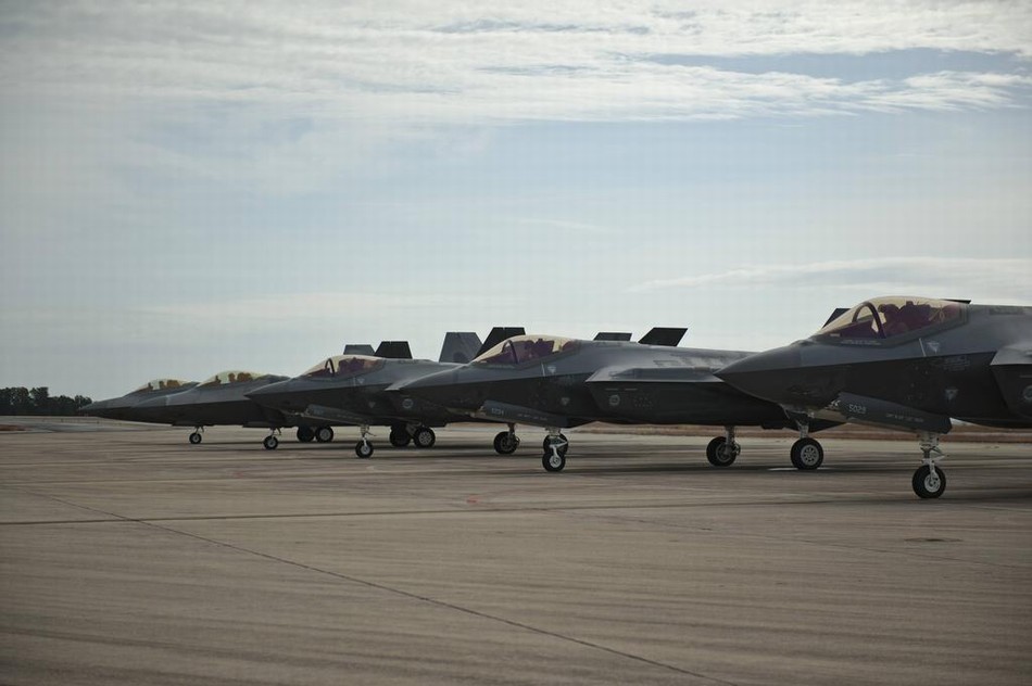 壺܊ɿCF-22F-35AMЌӖ9