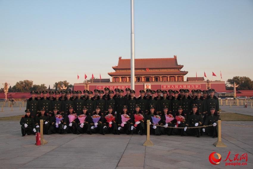 �侯�����o�l������ϱ��찲�Tǰ��Ӱ   ��z