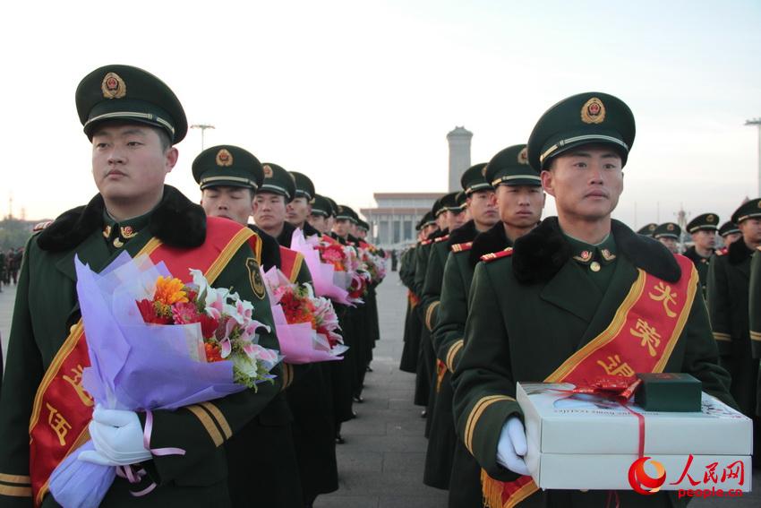 �侯�����o�l������ϱ�   ��s����   ��z