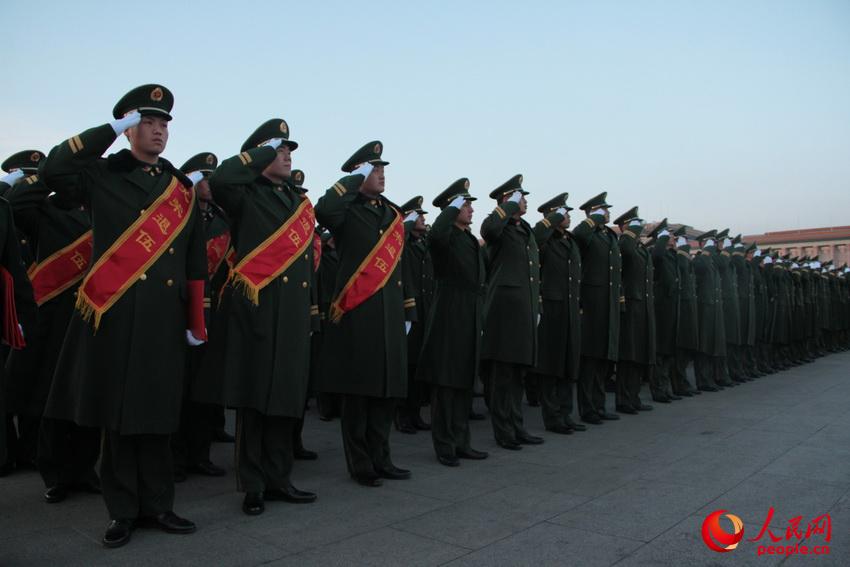 �侯�����o�l������ϱ�����쾴���һ��܊�Y ţ�ɺƔz