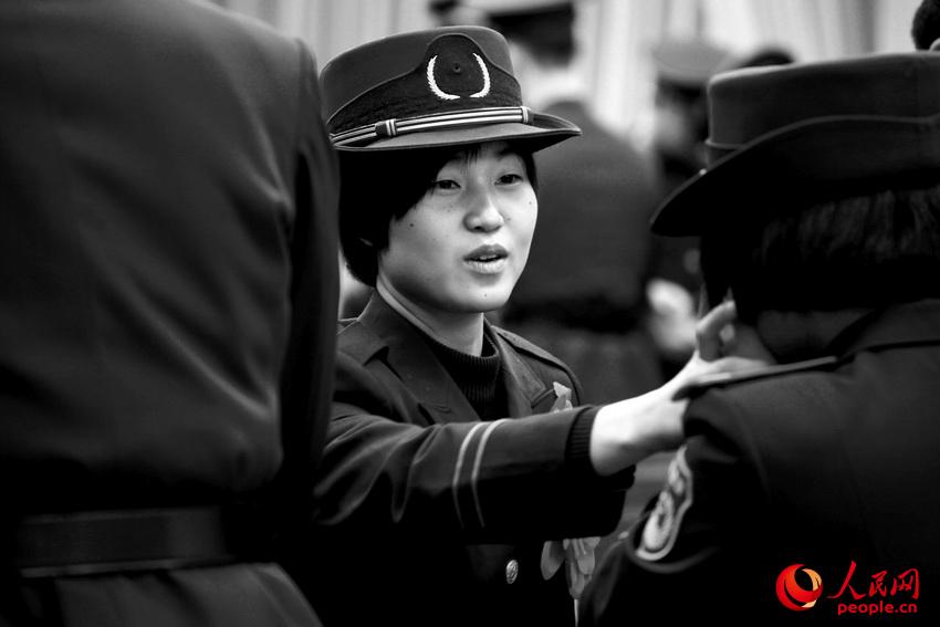 b΢ЦҲSܸȾ@λǰ꠵Ľ@е˲g