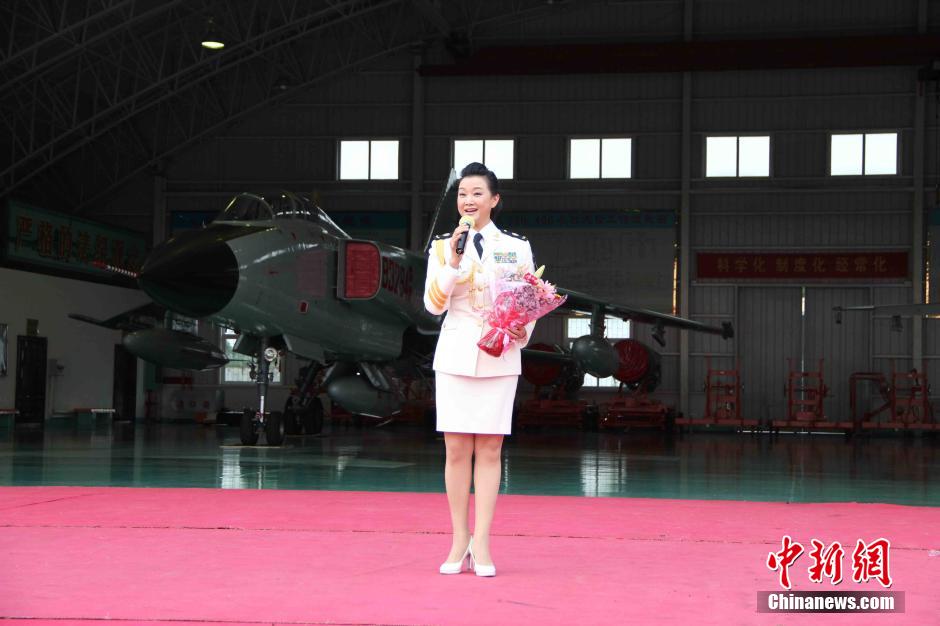 ���壺����Ӣ�ȸ��Ϻ�Ş꠺��ձ�һ�����ο���ݳ���2��