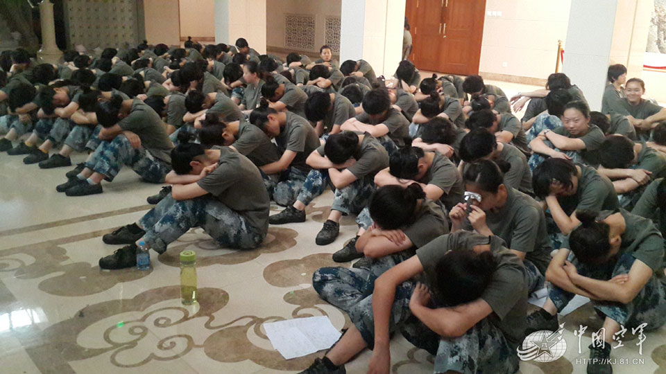 �ž��g϶����꠵Ĺٱ������ڵ�����ϢƬ����