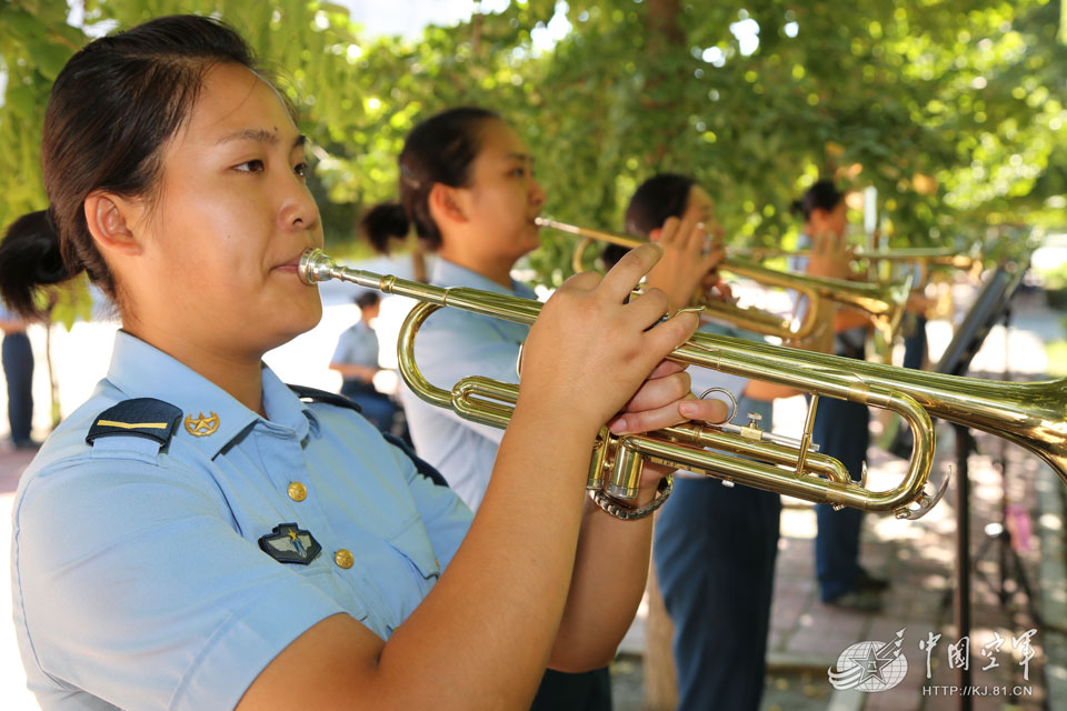 �ž��mȻ�����������Ǒ�ʿ���ÿ옷Ӗ�����������ˮƷ��