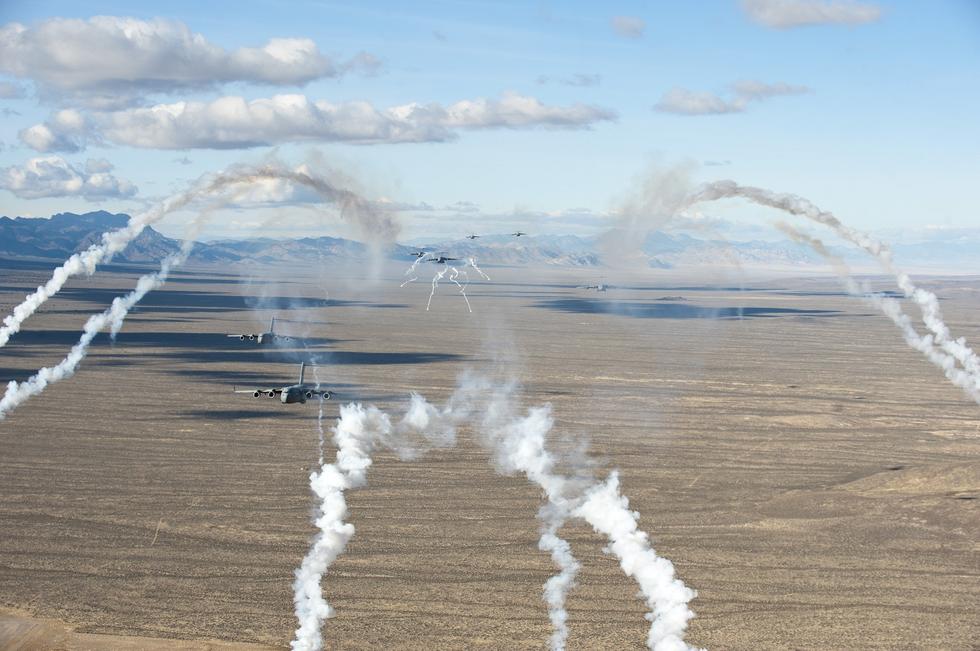 C-17h\ݔCCȺጷŸɔ_