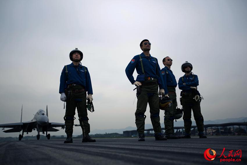 �Y�Ѽ������đ��ѕr����������������{�����������A�z��