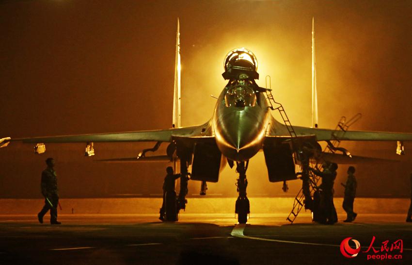 �Y�Ѽ�ҹ���w�����C���ˆT���ٽ��Ց�C���������A �z��