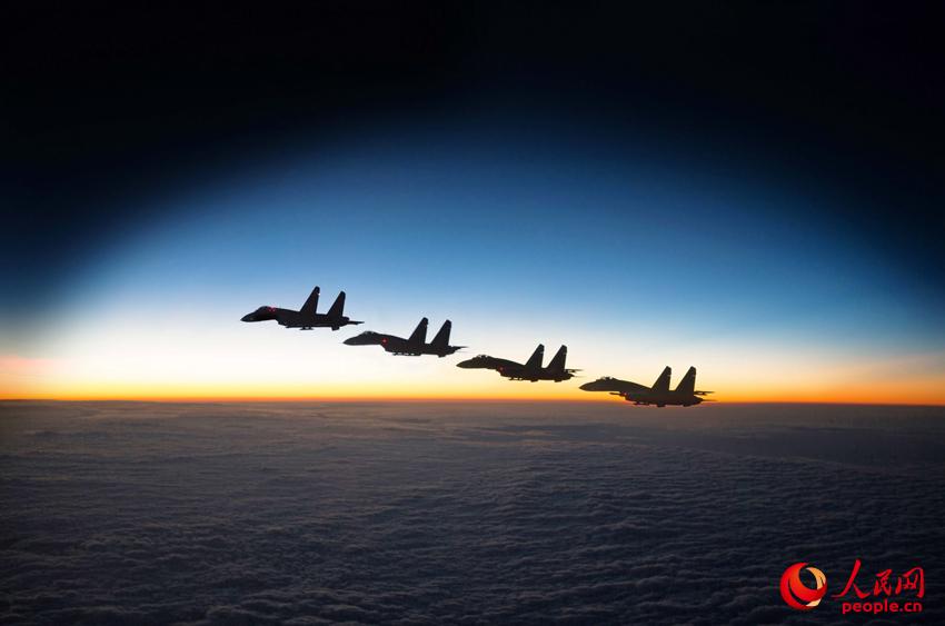 �ƺ�֮������ϼ֮�g���Y�Ѽ��͑����������w�е��������������A �z��