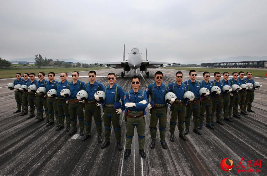 ���Y�Ѽ��ı�����һ֧�Ҵ�؄ٵļ⵶�F����������A�z��