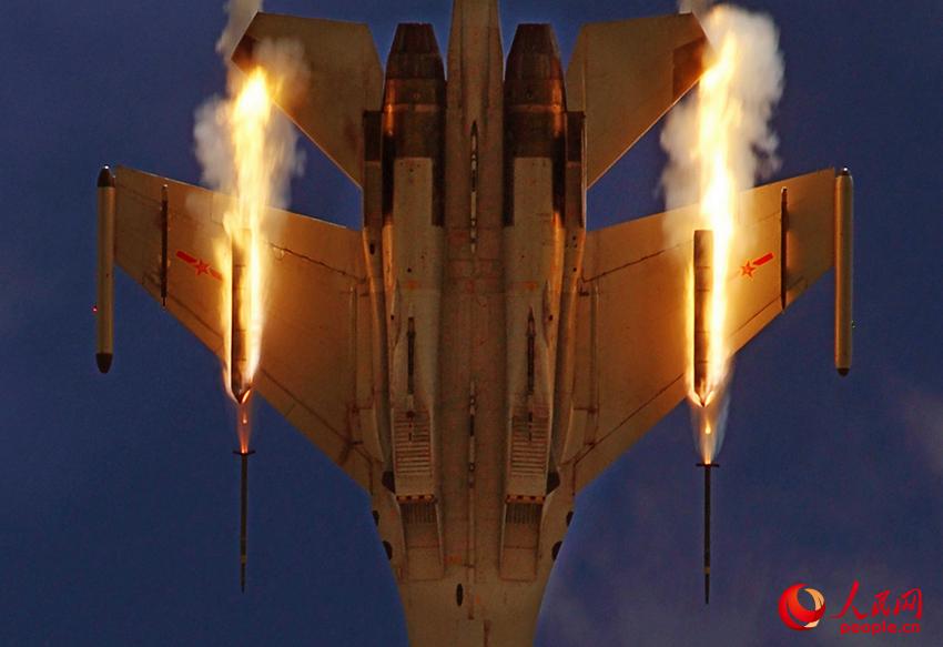 �������������ഺ�������Y�Ѽ��{�C������Ŀ�˰l��ֱ������������A�z��