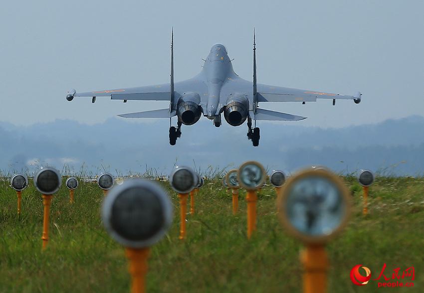 �Y�Ѽ��{�Cƽ���������Ф���\ �z��