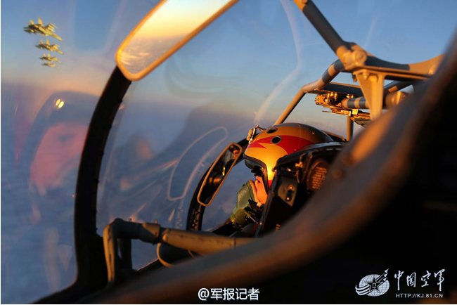 ����:�^����C ���R�^�µġ����^�������ƫC�֡�2��