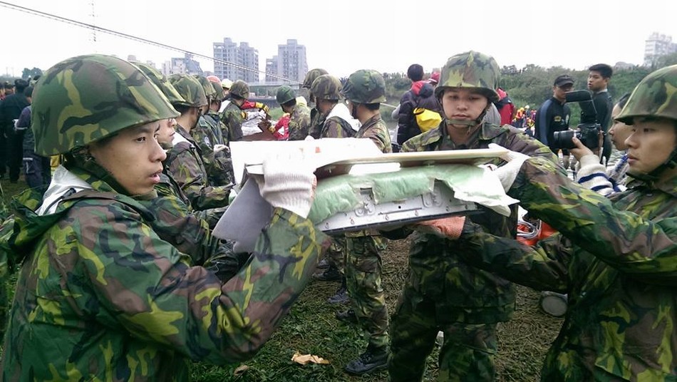 ���壺�_܊���𸡘��Bҹ��Ԯ���ӿ͙C��19��