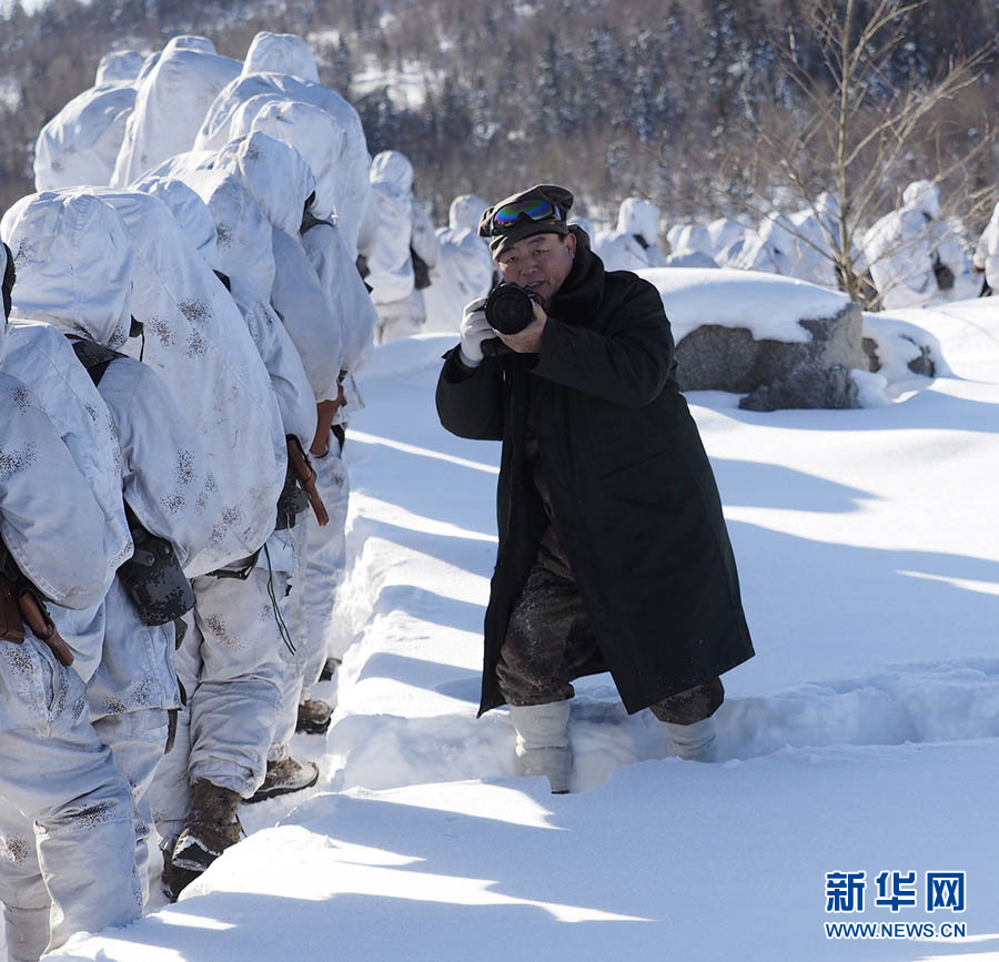 ���A��ӛ����������S����M���ֺ�ѩԭ�����Ə��z