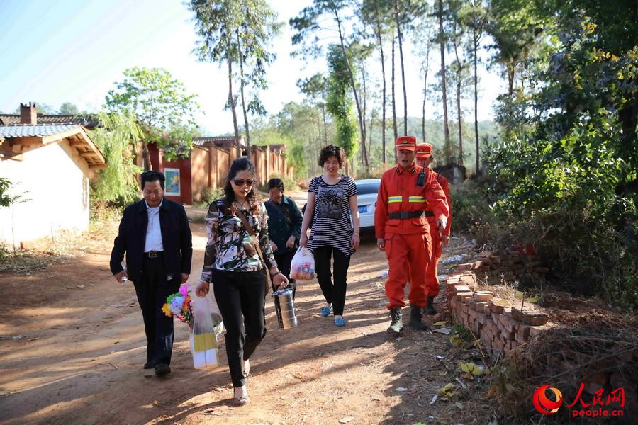  �侯��ɽɭ��֧꠹ٱ��e�O����Ⱥ������������