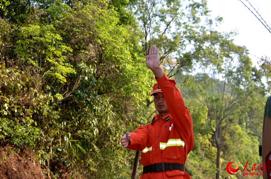 ��ͨ��·����Ԫ�הz