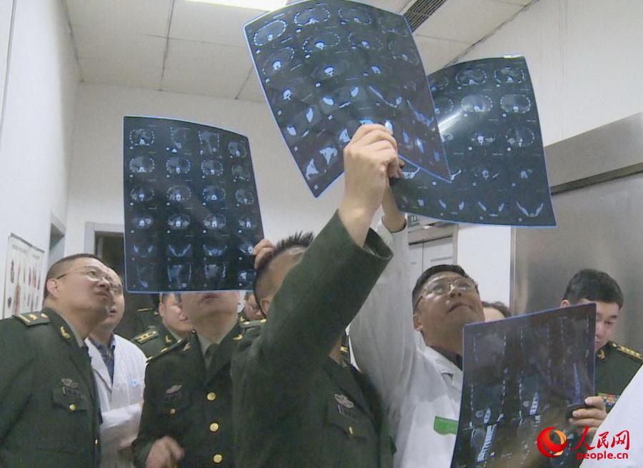 ���ҽM�ϕ��\���O�ڔz