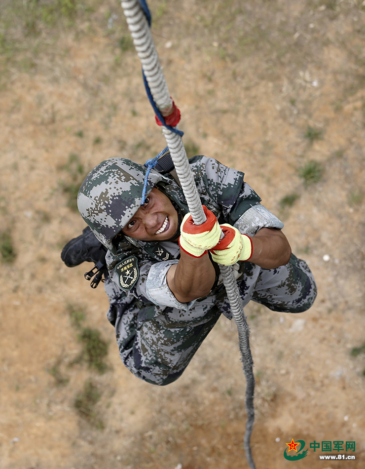 �ٱ��M�����b�ʵǸ�ِ���R�� �z