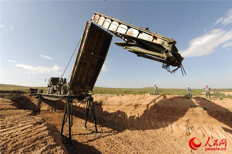 ���O����