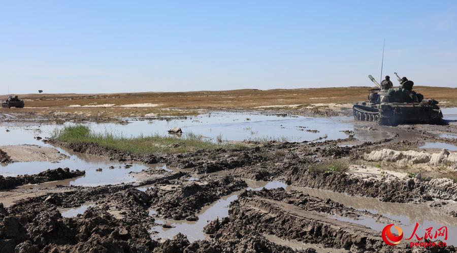 ���^����