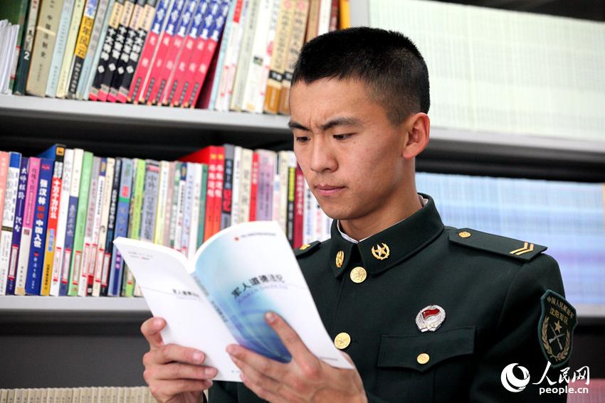 �������B