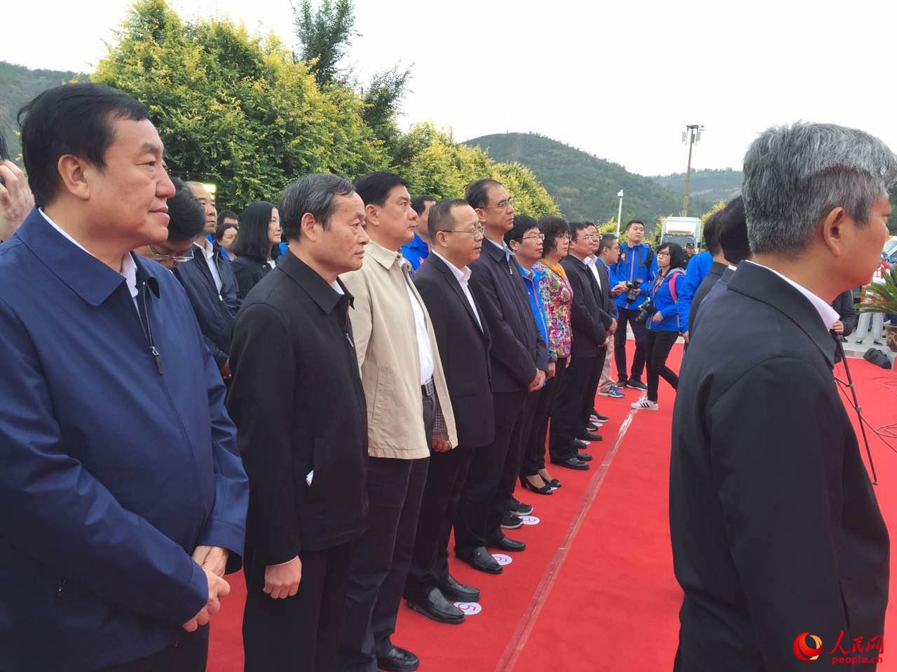 �M�D:���L��·�ϱ�С�����W�jý�w���}���L����e�нY���xʽ��4��