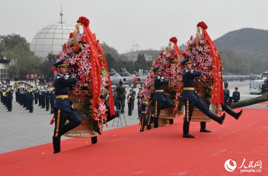 ��Ӣ�ۼo����I���@���zӰ����贼�