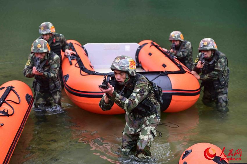 20161130侯꠆ؑT\