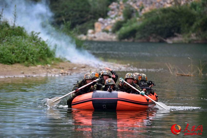 20161130侯꠆ؑT\